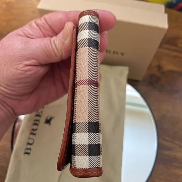 Burberry Tan and Brown Checkered Wallet - Picture 11 of 13